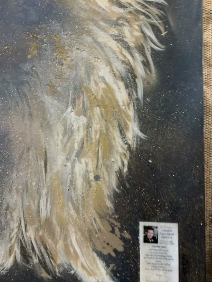 Ashes and gold shimmer